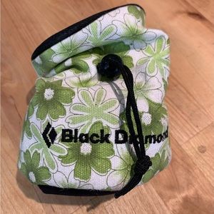 Black Diamond climbing chalk bag w/ chalk